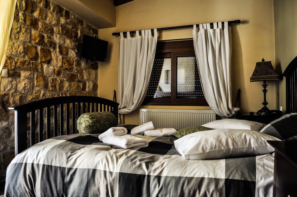 Aetoma Suites Synikia Mesi Trikalon Exterior photo